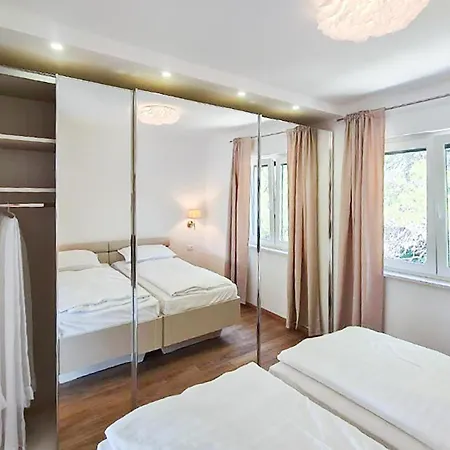 Stunning In Ferienhaus *